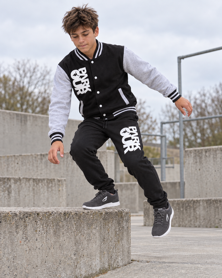 College jakke med Parkour box, sort – i brug til parkour