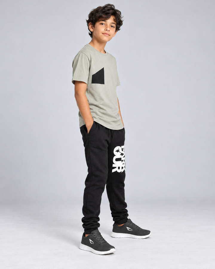 Urban t-shirt, beige – på model fra siden