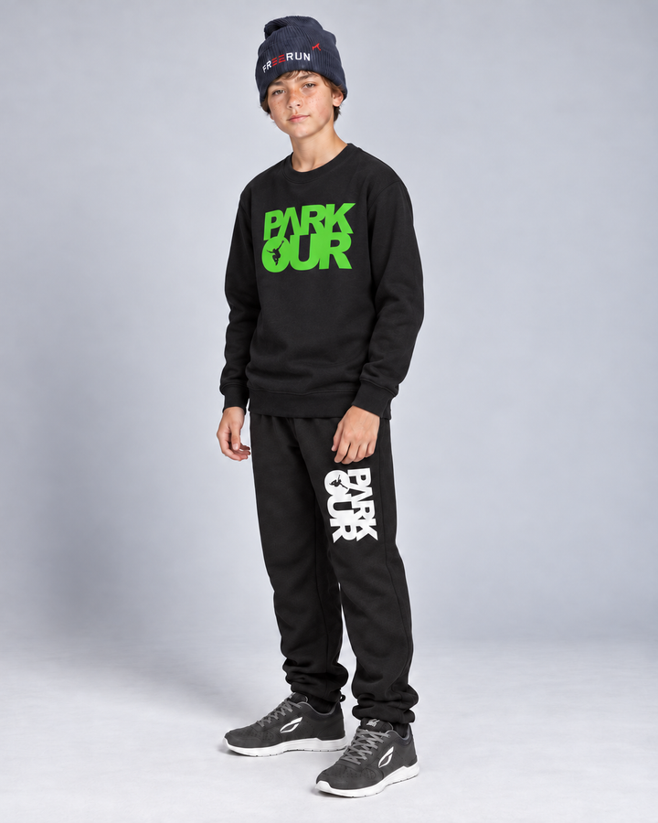 Sort/grøn Parkour-sweatshirt – på model fra siden