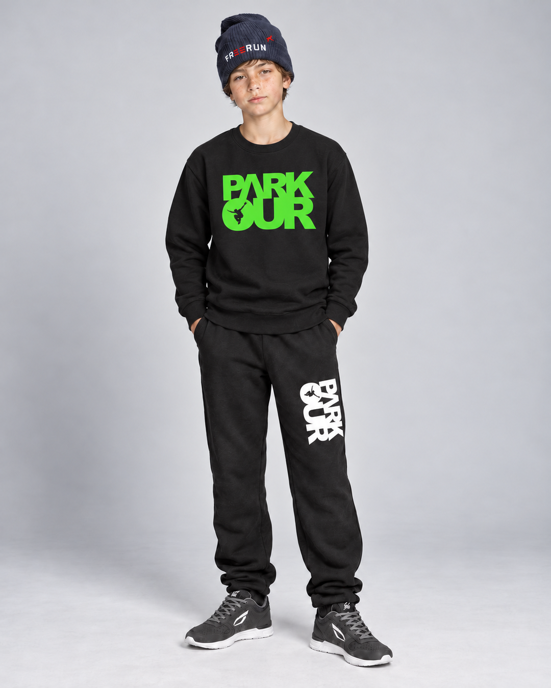 Sort/grøn Parkour-sweatshirt – på model forfra