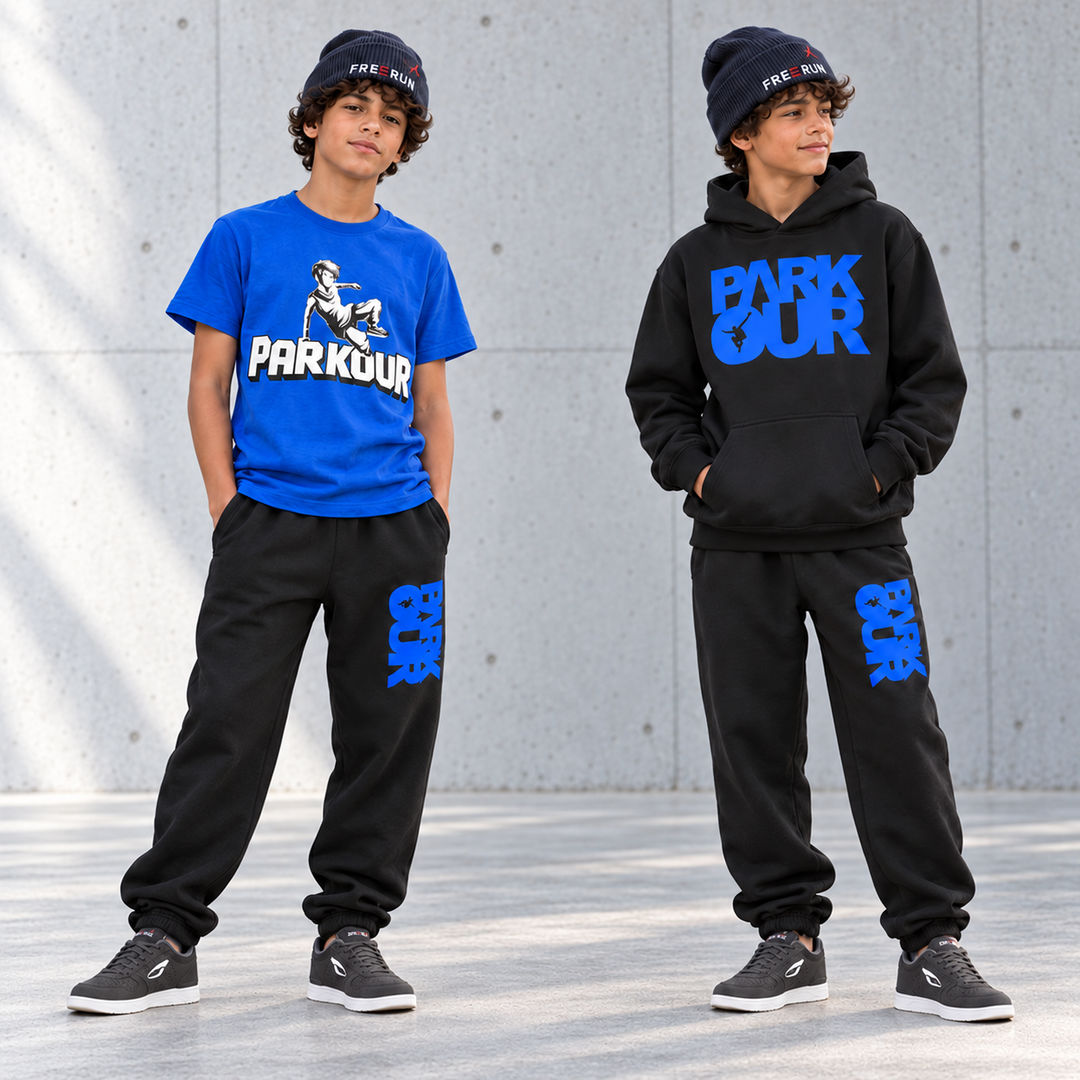 Blue Motion – Parkour Sæt med 4 dele – solbelyst betonmiljø med grå JIYO Flow 2.0. Sko købes separat.
