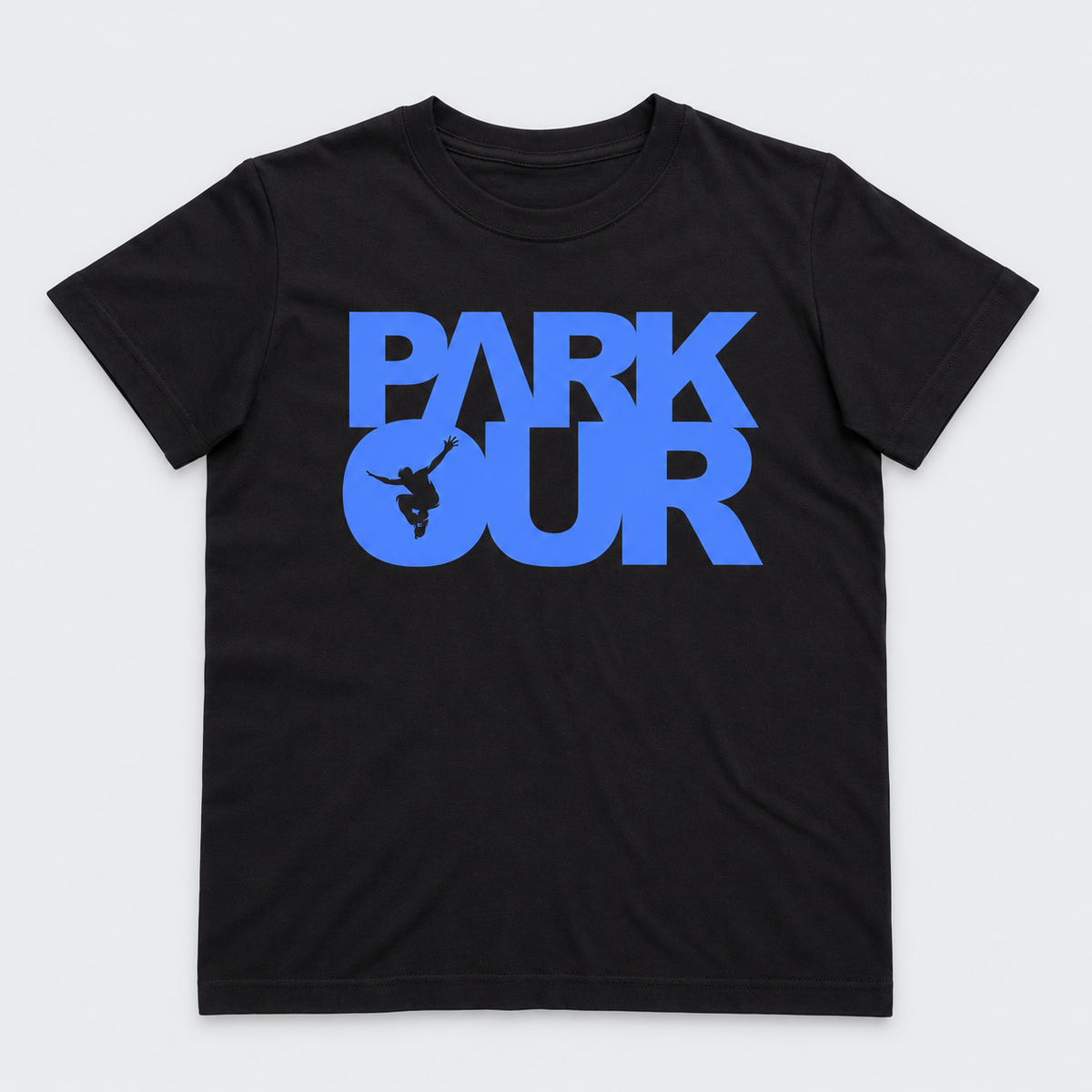 T-shirt m/ Parkour box, sort/blå – produktfoto på lys grå baggrund