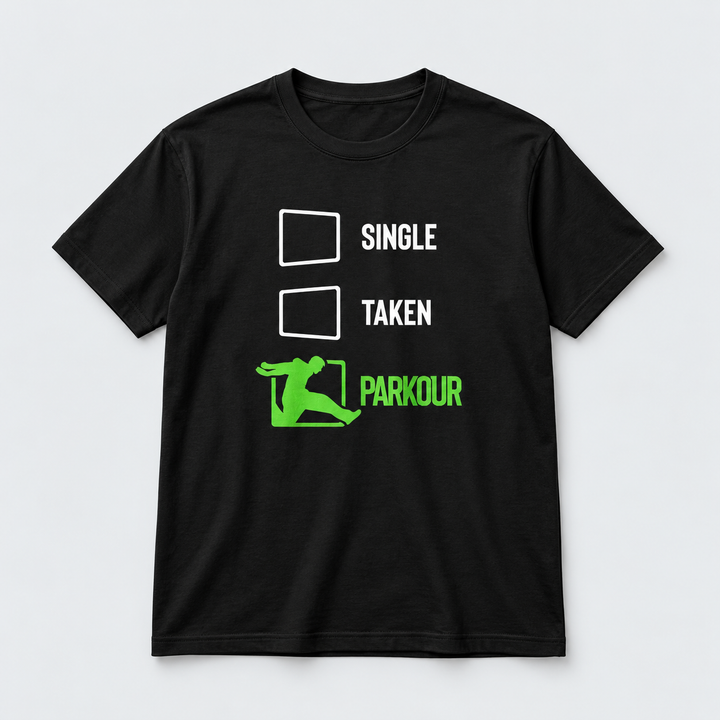 Single, Taken, Parkour T-shirt, sort – produktfoto på lys grå baggrund